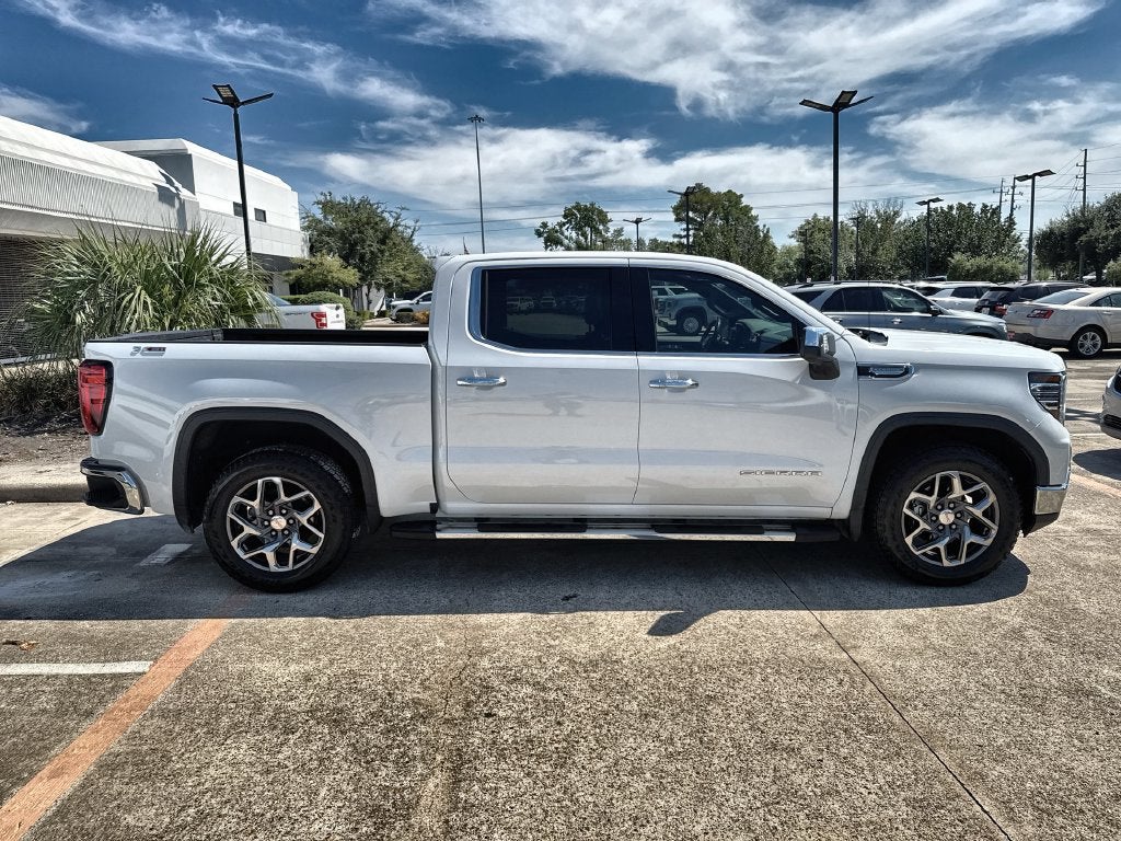 2022 GMC Sierra 1500 SLT