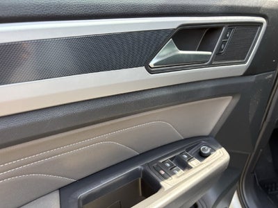 2023 Volkswagen Atlas 3.6L V6 SEL R-Line Black