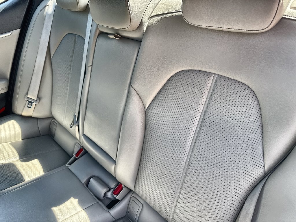 2022 Genesis G70 2.0T