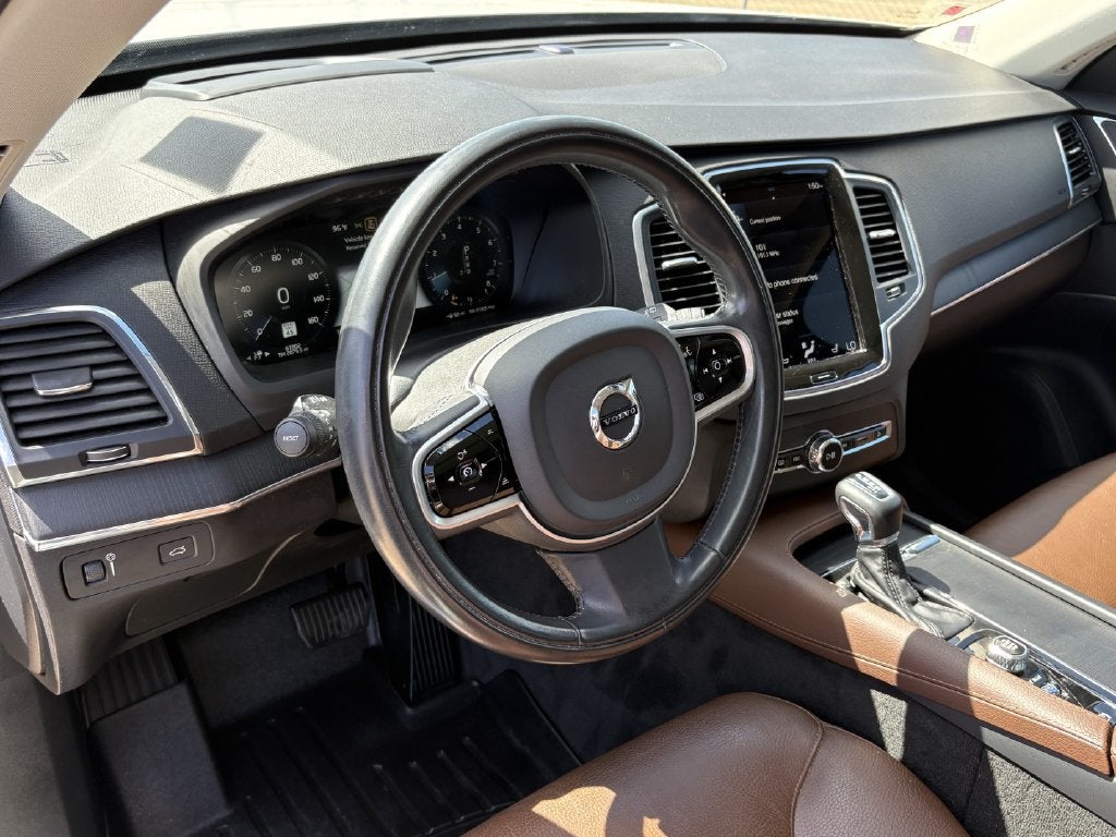 2020 Volvo XC90 Momentum