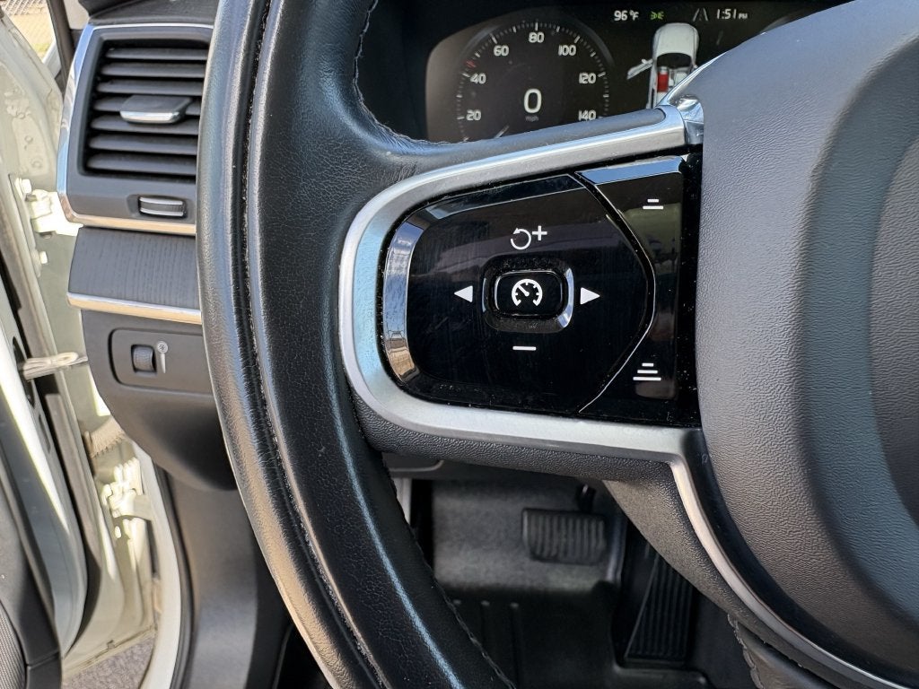 2020 Volvo XC90 Momentum