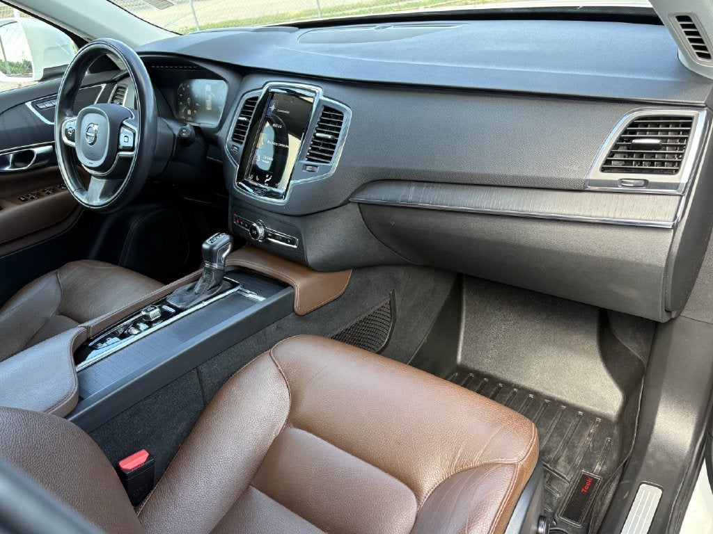 2020 Volvo XC90 Momentum
