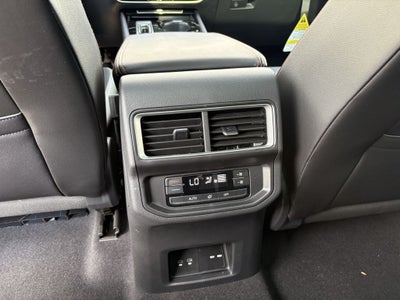2024 Volkswagen Atlas 2.0T Peak Edition SEL