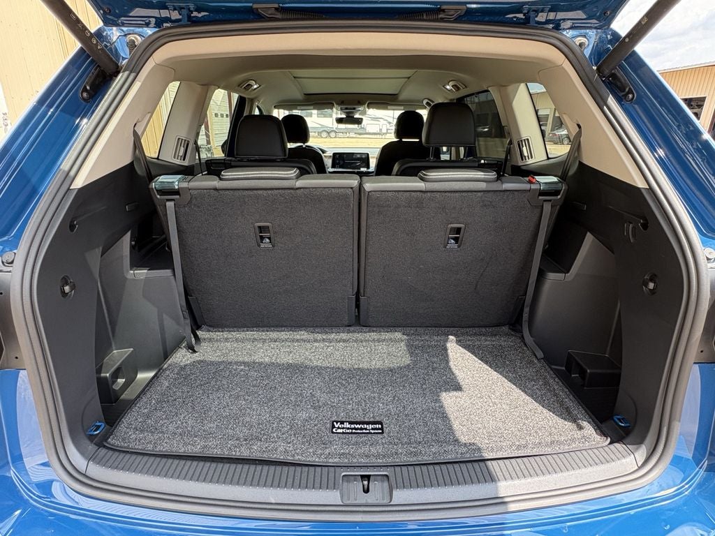 2025 Volkswagen Atlas 2.0T SE w/ Technology