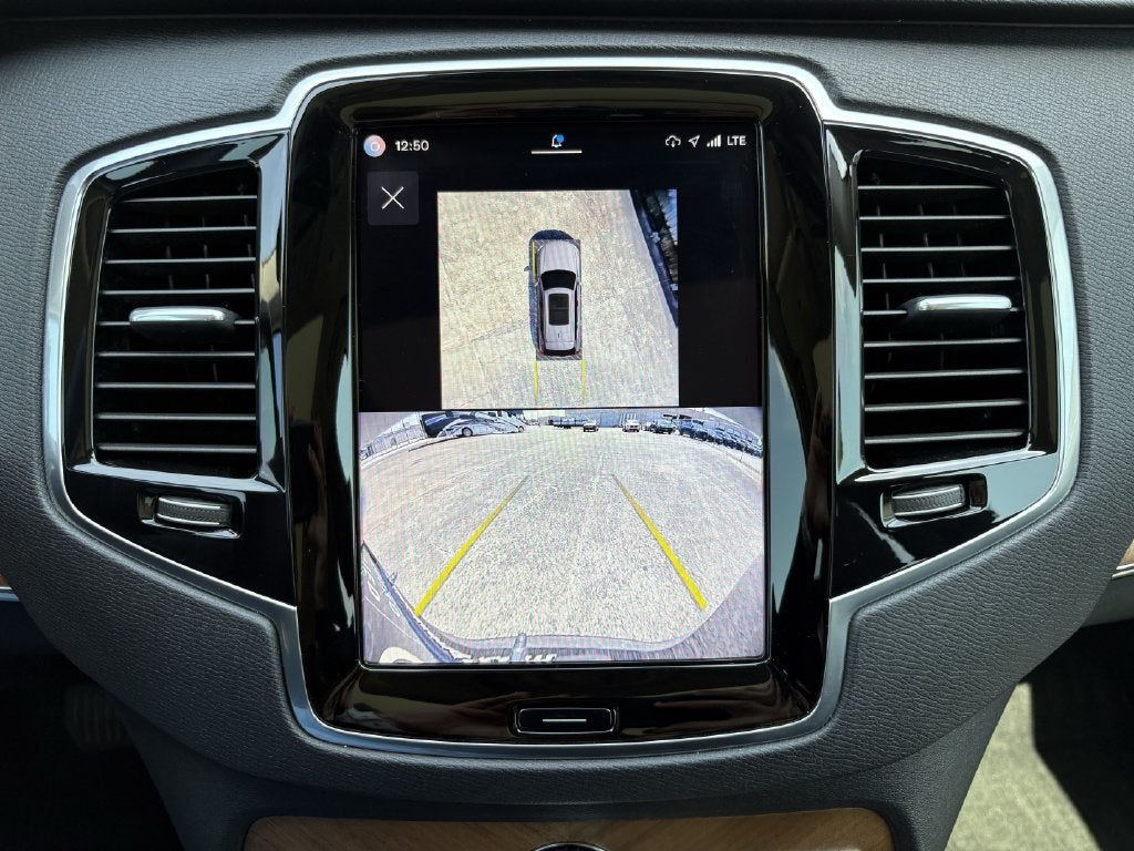 2024 Volvo XC90 B5 Plus