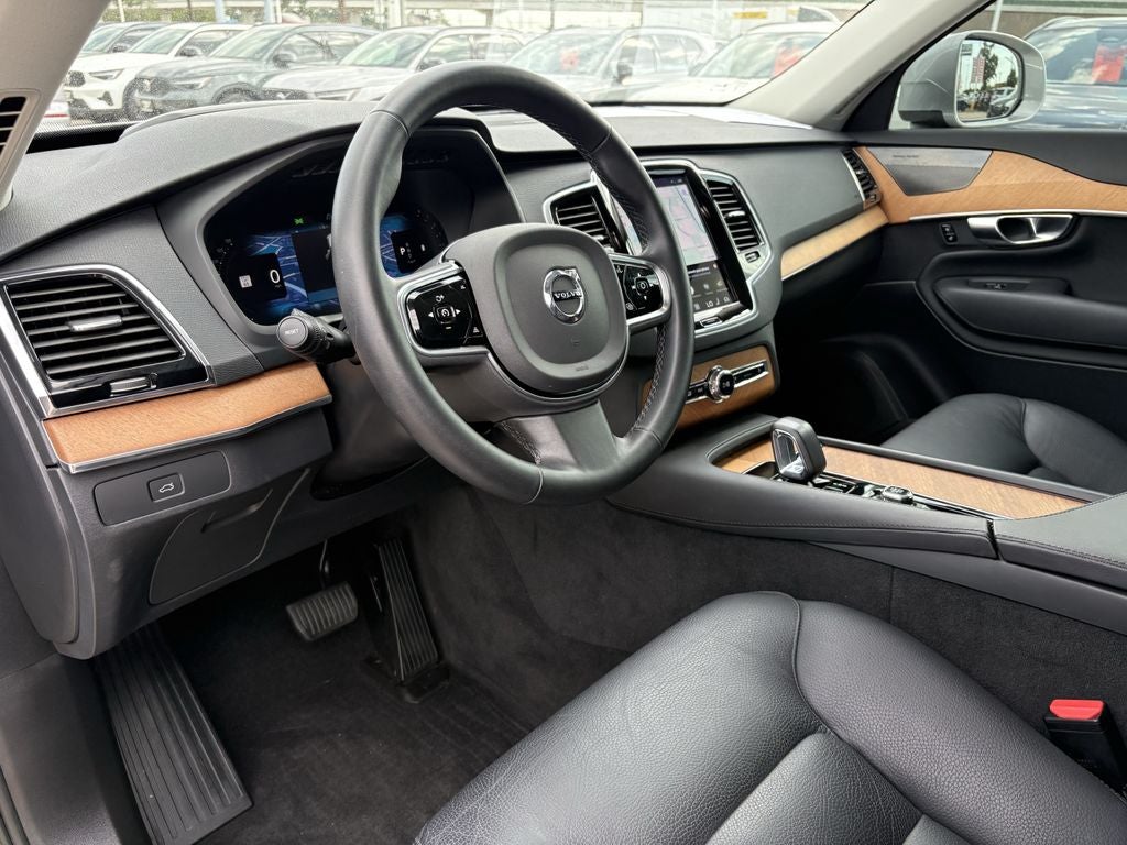 2023 Volvo XC90 B5 Plus