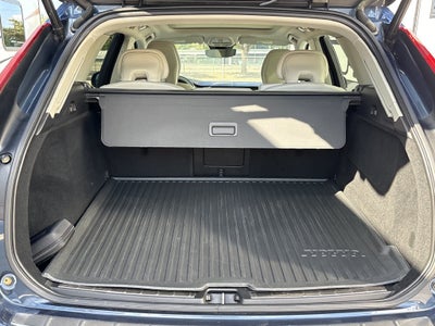 2024 Volvo XC60 B5 Plus Dark Theme
