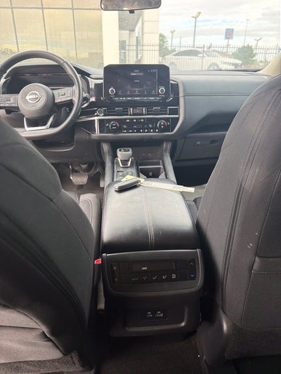 2023 Nissan Pathfinder SV