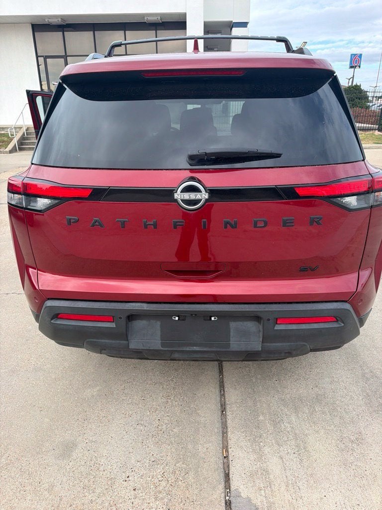 2023 Nissan Pathfinder SV