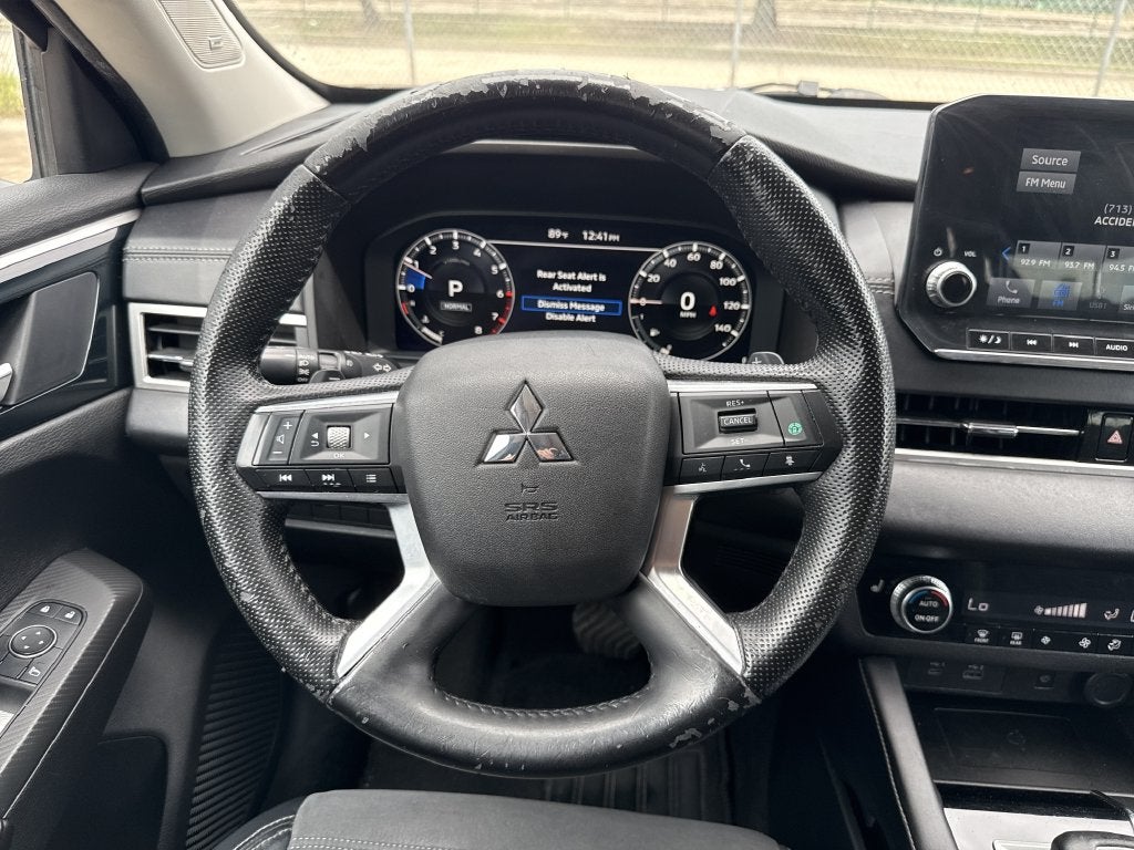 2022 Mitsubishi Outlander SE