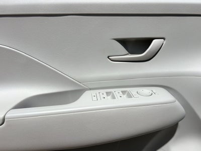 2025 Hyundai Kona SE
