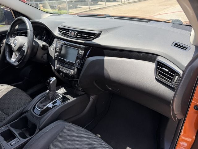 2022 Nissan Rogue Sport SV