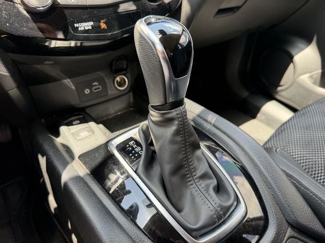 2022 Nissan Rogue Sport SV