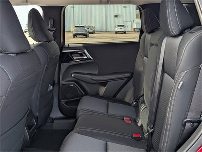 2025 Mitsubishi Outlander ES