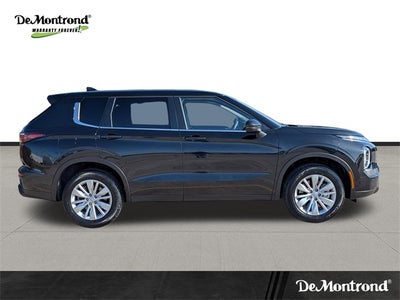 2026 Mitsubishi Outlander ES