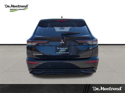 2026 Mitsubishi Outlander ES