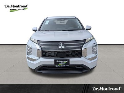 2026 Mitsubishi Outlander ES