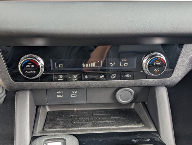 2026 Mitsubishi Outlander ES