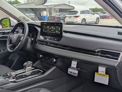 2026 Mitsubishi Outlander ES