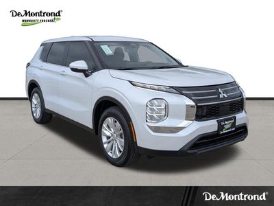 2026 Mitsubishi Outlander ES