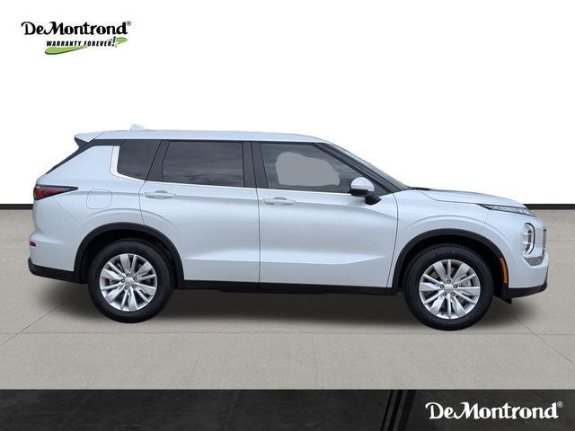 2026 Mitsubishi Outlander ES