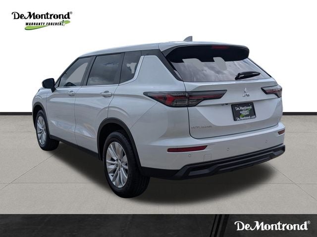 2026 Mitsubishi Outlander ES