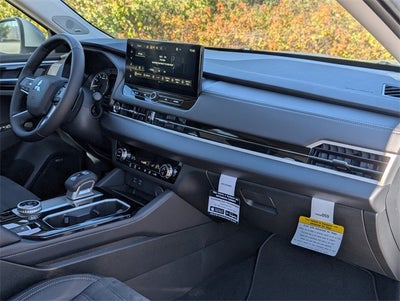 2025 Mitsubishi Outlander SE