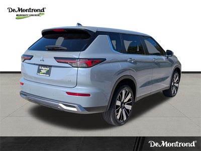 2025 Mitsubishi Outlander SE