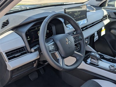 2025 Mitsubishi Outlander SE