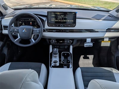 2025 Mitsubishi Outlander SE