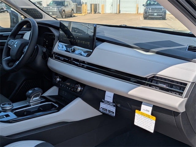 2025 Mitsubishi Outlander SE