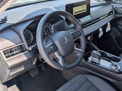 2025 Mitsubishi Outlander SE