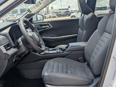 2026 Mitsubishi Outlander SE