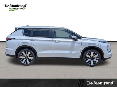 2026 Mitsubishi Outlander SE