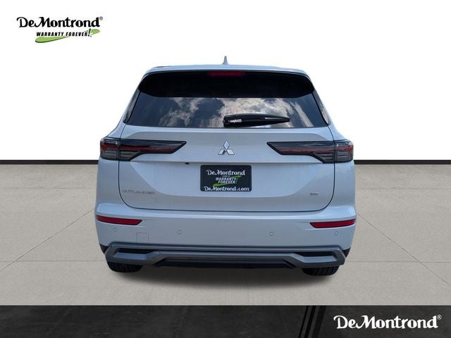 2026 Mitsubishi Outlander SE