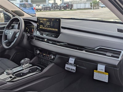 2026 Mitsubishi Outlander SE