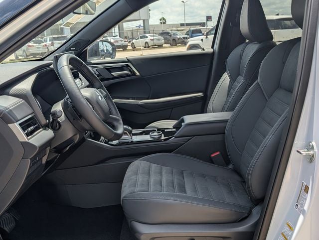 2026 Mitsubishi Outlander LE
