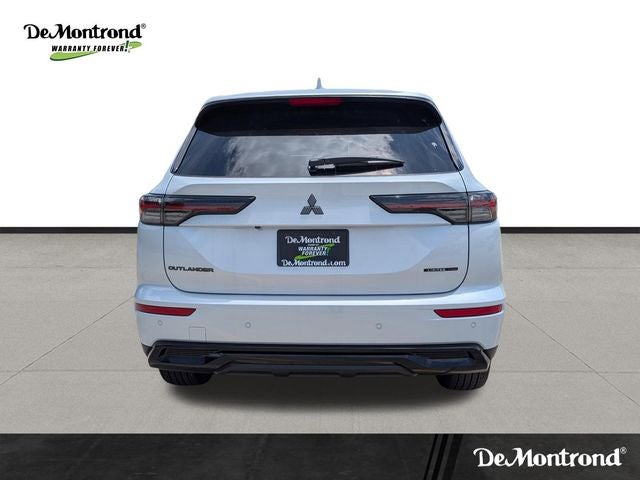 2026 Mitsubishi Outlander LE