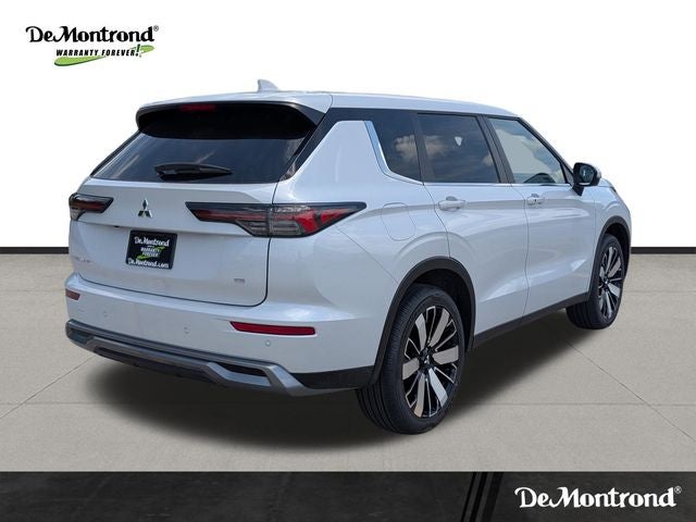 2026 Mitsubishi Outlander SE