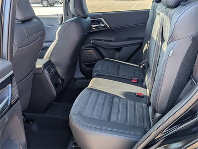 2026 Mitsubishi Outlander SE