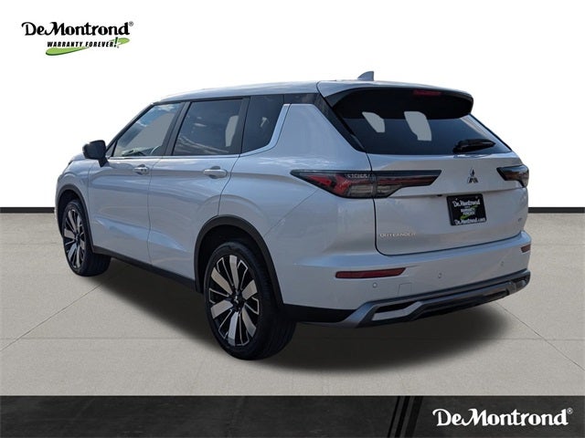 2026 Mitsubishi Outlander SE