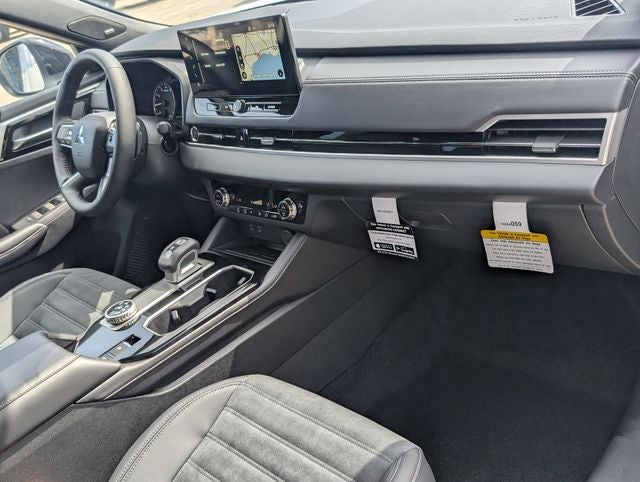 2026 Mitsubishi Outlander LE