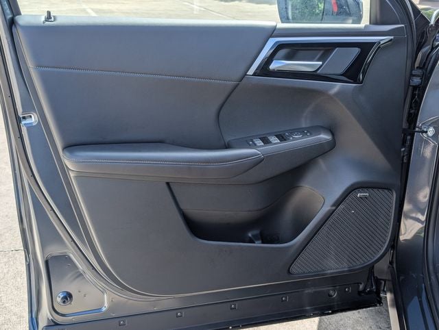 2026 Mitsubishi Outlander LE