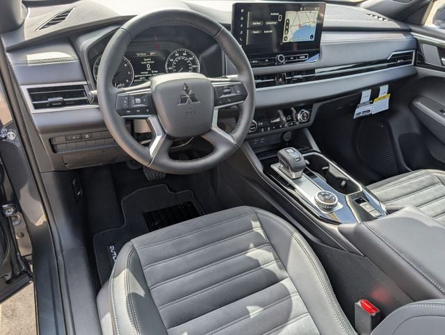 2026 Mitsubishi Outlander LE
