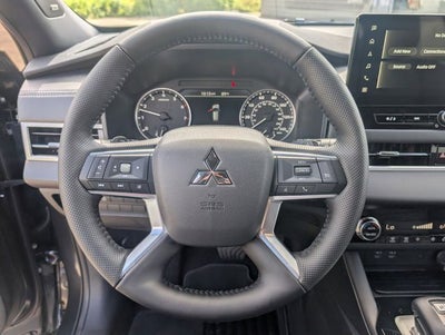 2026 Mitsubishi Outlander LE