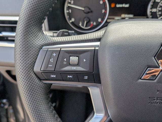 2026 Mitsubishi Outlander LE