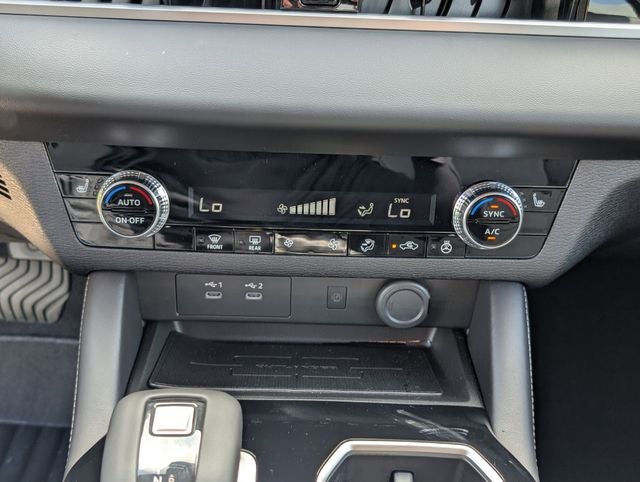 2026 Mitsubishi Outlander LE