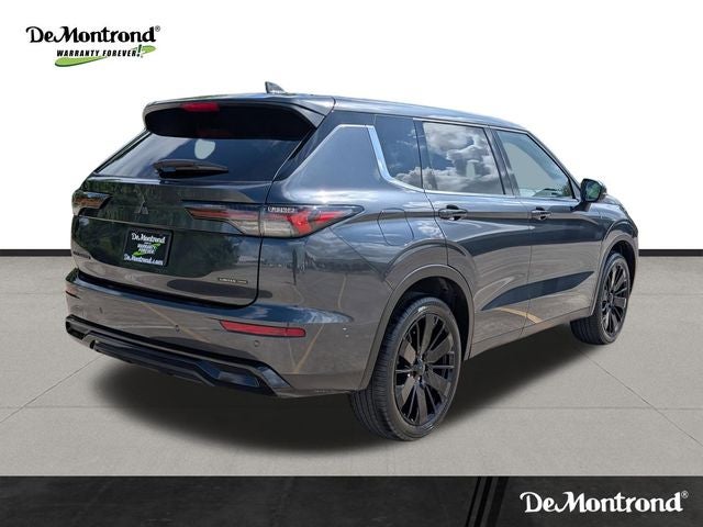 2026 Mitsubishi Outlander LE