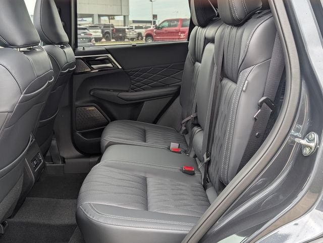 2026 Mitsubishi Outlander Black Edition