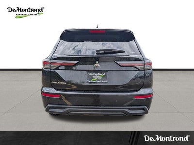 2026 Mitsubishi Outlander ES